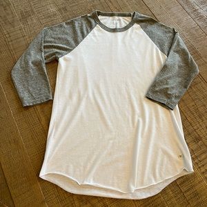 Dept West, Men’s Size M 3/4 length. Heather grey and white